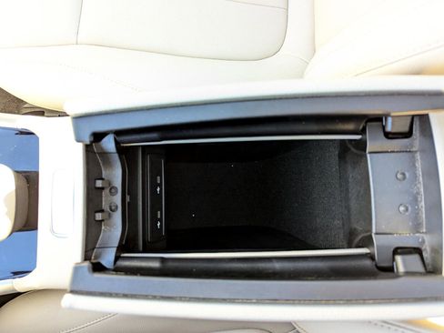 Used 2022 Mercedes-Benz EQB 300 4MATIC image 31