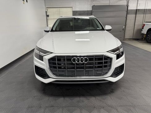 Used 2022 Audi Q8 Premium image 3