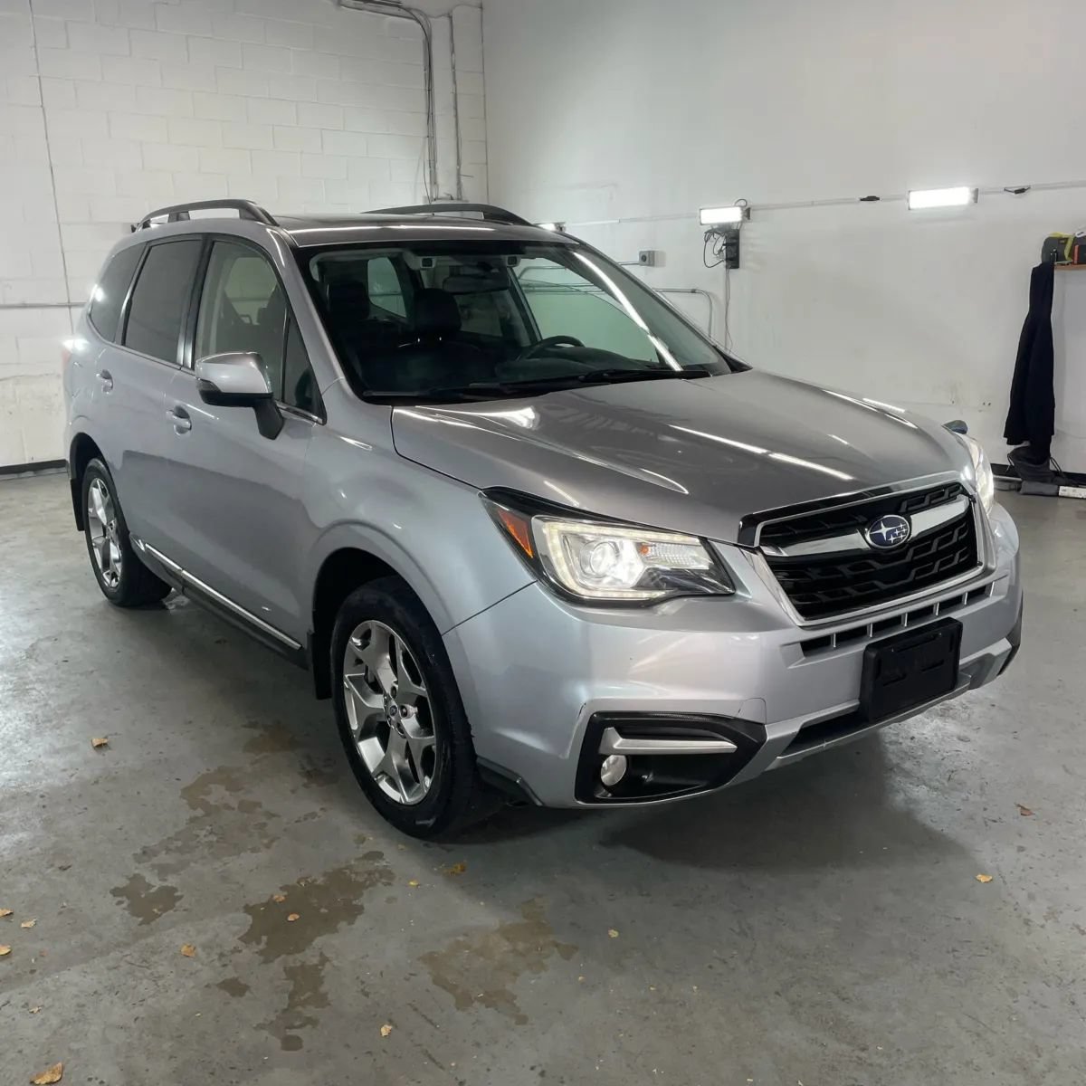 Used 2017 Subaru Forester 2.5i Touring AWD/4WD image 12
