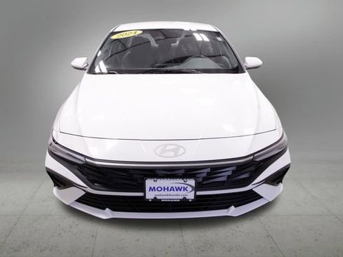 Used 2024 Hyundai Elantra SEL image 9