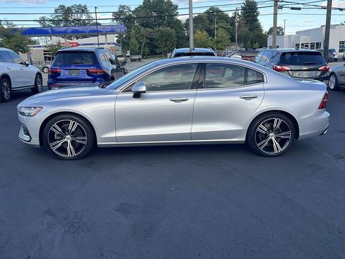 Used 2022 Volvo S60 B5 Inscription FWD image 8
