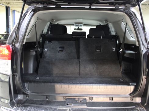 Used 2013 Toyota 4Runner SR5 w/ Convenience Pkg image 18
