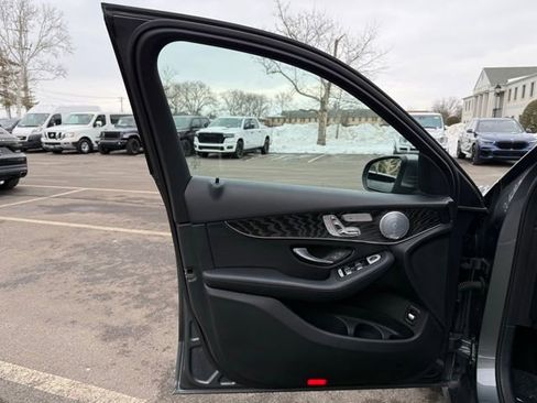 Used 2018 Mercedes-Benz GLC 300 4MATIC image 23