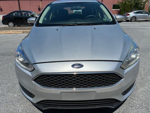 Used 2017 Ford Focus SE image 2