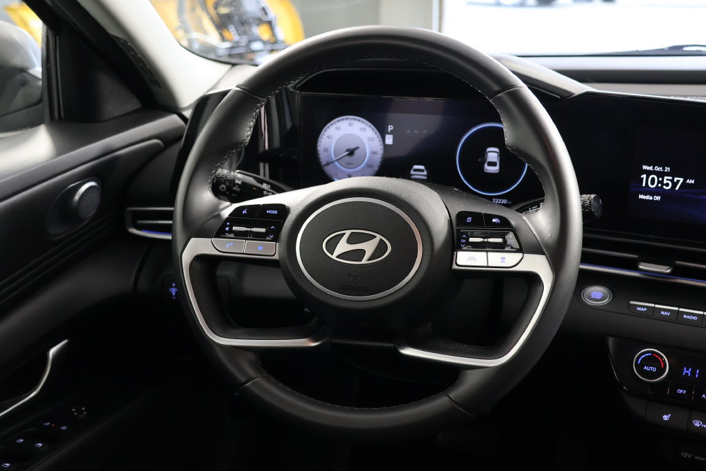 Used 2025 Hyundai Elantra SEL FWD image 10