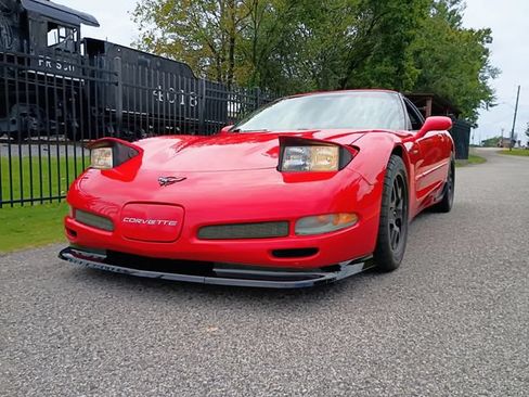 Used 2001 Chevrolet Corvette Z06 w/ Memory Pkg RWD image 54