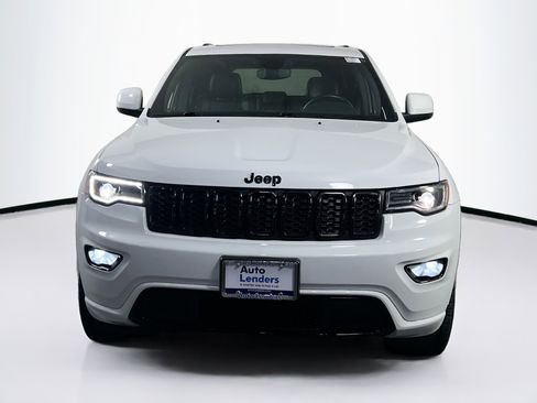 Used 2022 Jeep Grand Cherokee Laredo X image 2