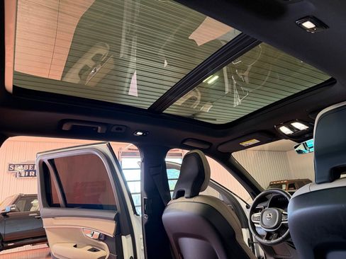 Used 2026 Volvo XC90 B5 Plus w/ Protection Package Premier AWD/4WD image 37