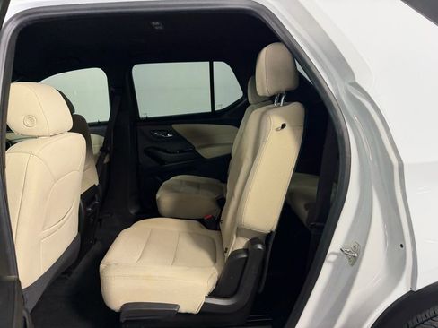Used 2023 Chevrolet Traverse LT image 23