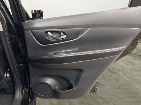 Used 2016 Nissan Rogue SL w/ SL Premium Package image 19