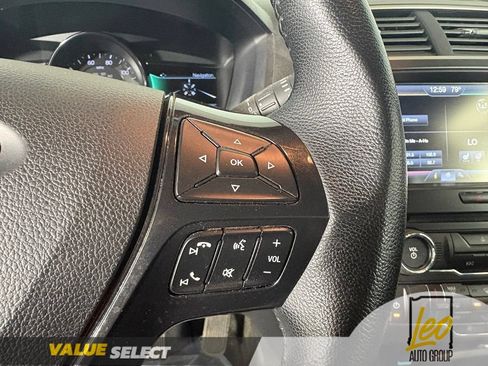 Used 2016 Ford Explorer XLT w/ Equipment Group 202A AWD/4WD image 15