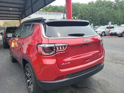 Used 2025 Jeep Compass Limited AWD/4WD image 5