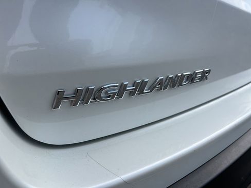 Used 2019 Toyota Highlander XLE AWD/4WD image 31