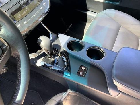 Used 2014 Toyota Avalon XLE Premium image 17