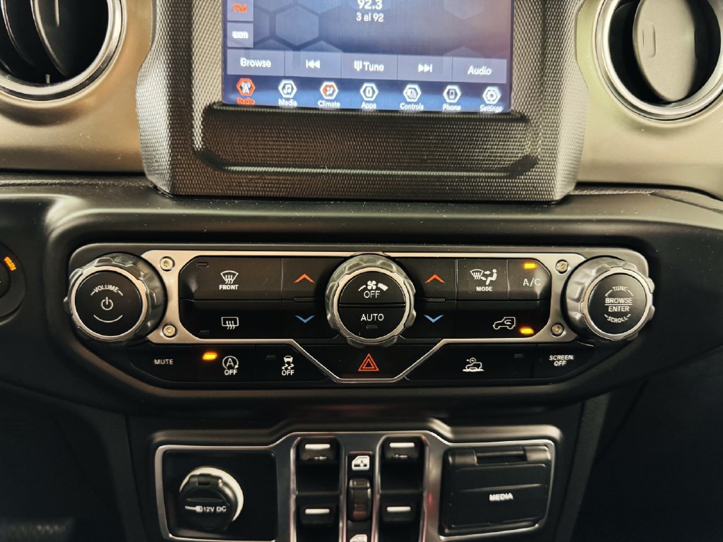 Used 2021 Jeep Wrangler Unlimited Sahara AWD/4WD image 17