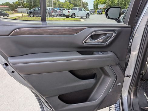 Used 2024 Chevrolet Tahoe Z71 AWD/4WD image 18