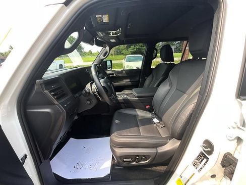 Used 2024 Lexus GX 550 AWD/4WD image 15