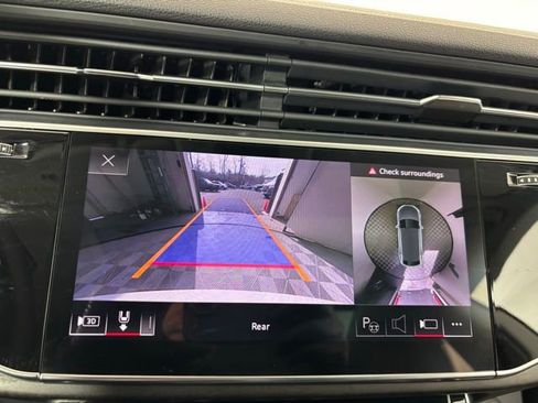 Used 2023 Audi Q8 Prestige image 15