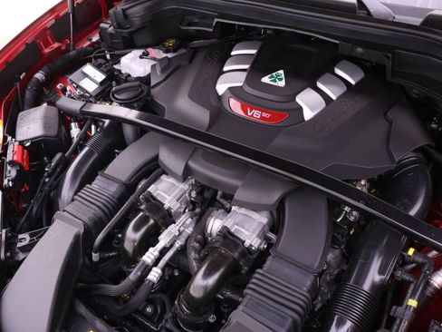 New 2024 Alfa Romeo Stelvio Quadrifoglio AWD/4WD image 16