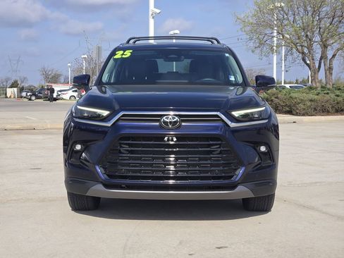 Certified 2025 Toyota Grand Highlander AWD image 2