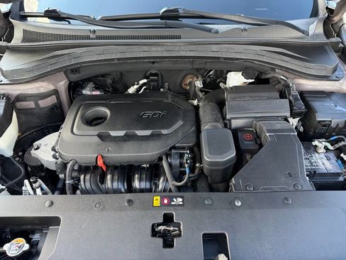 Used 2020 Hyundai Santa Fe SE AWD/4WD image 11