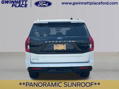 Certified 2025 Ford Expedition Active AWD/4WD image 6