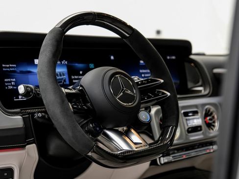 Used 2025 Mercedes-Benz G 63 AMG 4MATIC image 19