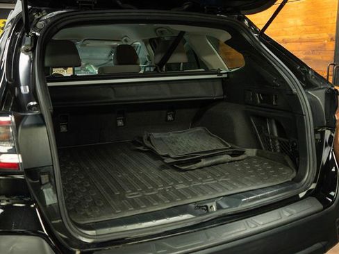 Used 2020 Subaru Outback Premium image 7