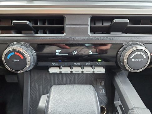 Used 2024 Toyota Tacoma TRD Sport image 27