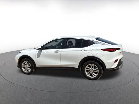 Used 2025 Buick Envista Preferred image 11