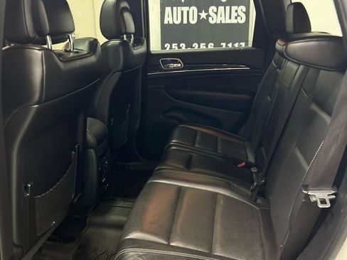 Used 2015 Jeep Grand Cherokee Overland image 9