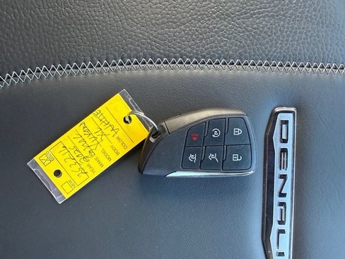 Used 2025 GMC Yukon XL Denali w/ Sun & Power Step Package AWD/4WD image 22