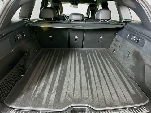 Used 2025 Mercedes-Benz GLC 300 image 27