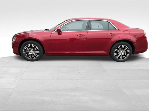 Used 2013 Chrysler 300 S image 27