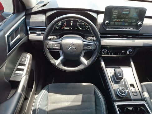 Used 2022 Mitsubishi Outlander SE AWD/4WD image 12