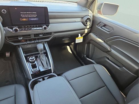 New 2026 Chevrolet Colorado Trail Boss AWD/4WD image 12