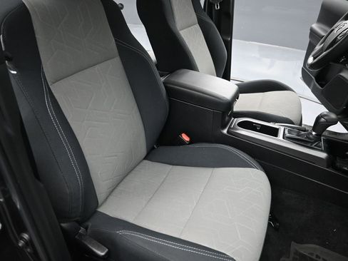 Used 2023 Toyota Tacoma TRD Off-Road image 27