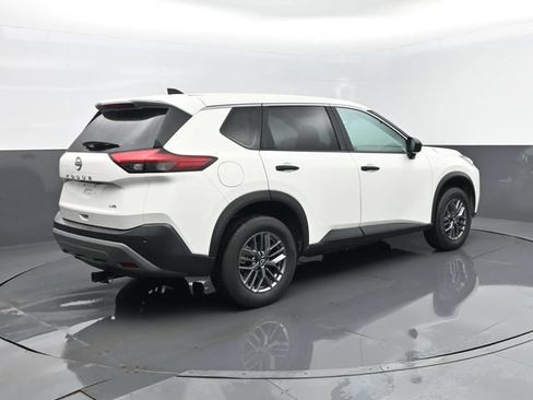 Used 2023 Nissan Rogue S AWD/4WD image 20