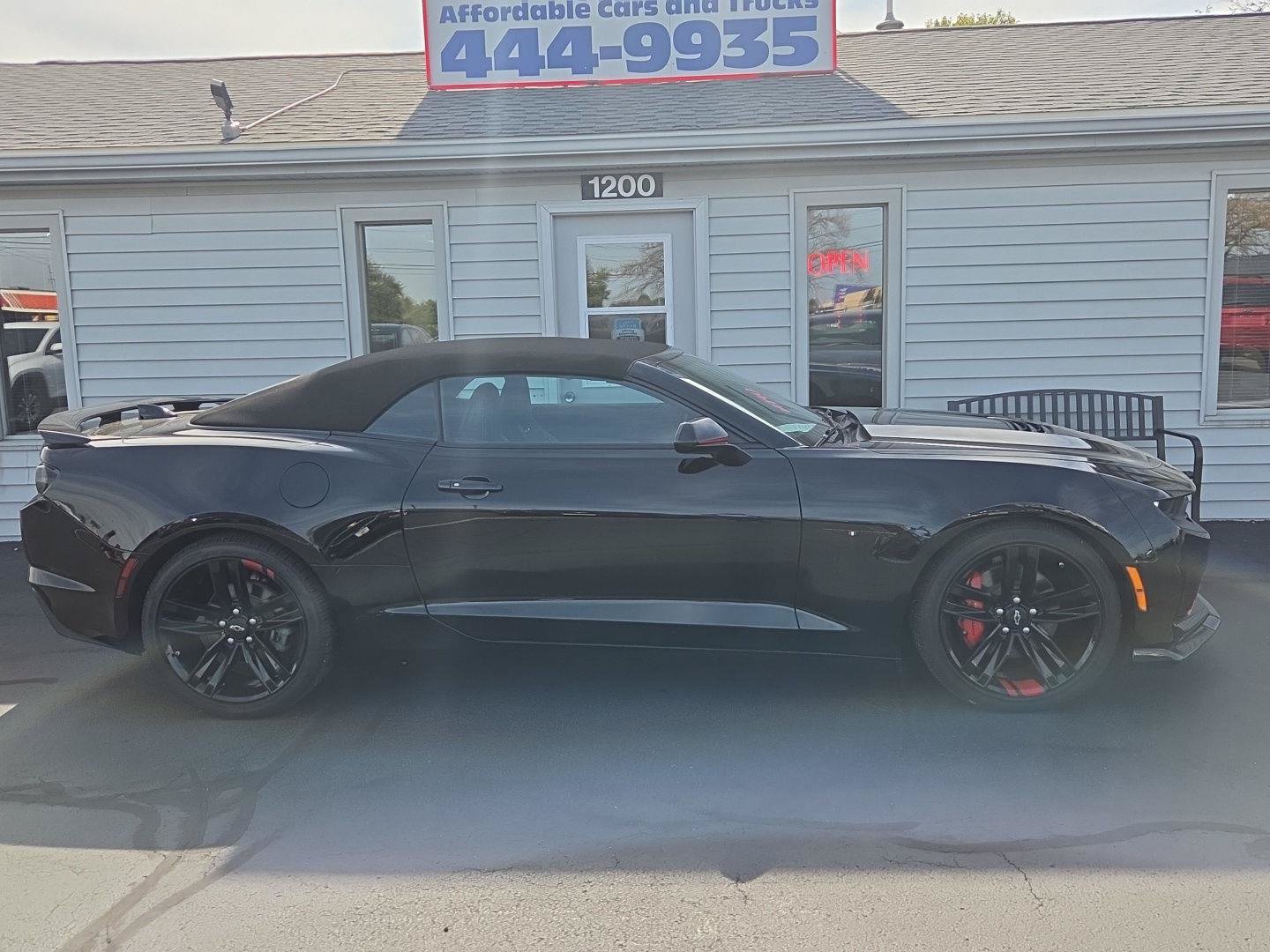 Used 2023 Chevrolet Camaro LT w/ Redline Edition RWD image 2
