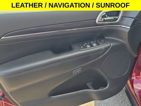 Used 2020 Jeep Grand Cherokee Limited AWD/4WD image 10
