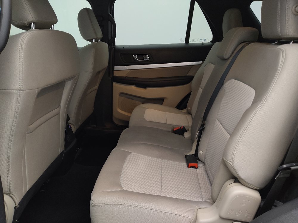 Used 2018 Ford Explorer 4WD w/ Class II Trailer Tow Package image 18