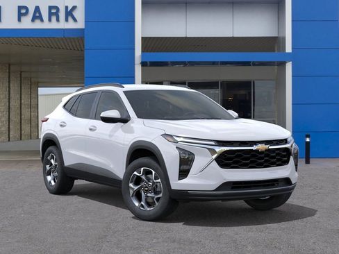 New 2026 Chevrolet Trax LT w/ Driver Confidence Package image 7