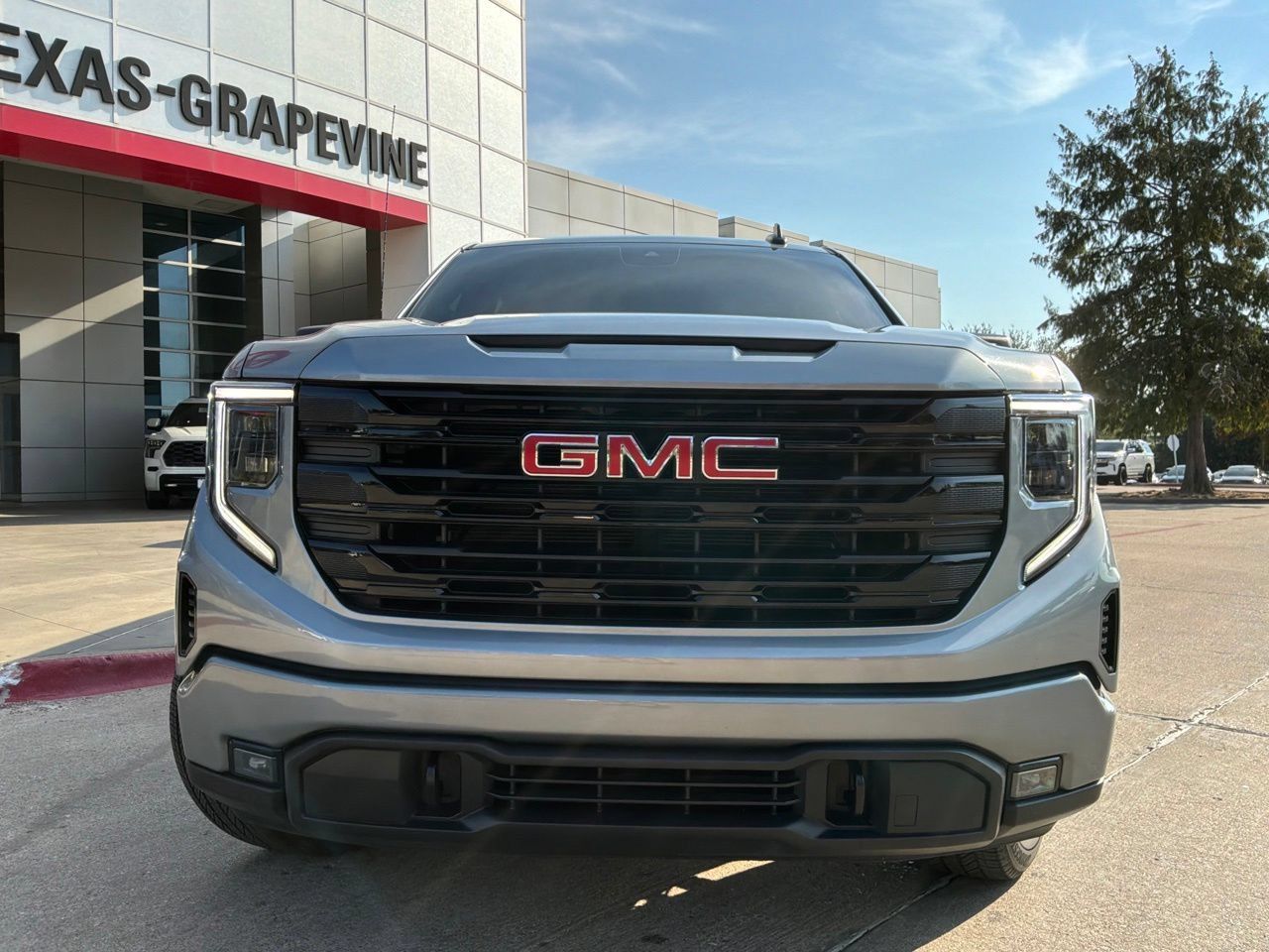 Used 2024 GMC Sierra 1500 Elevation AWD/4WD image 3