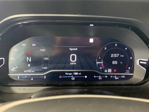 Used 2023 GMC Yukon XL Denali AWD/4WD image 27