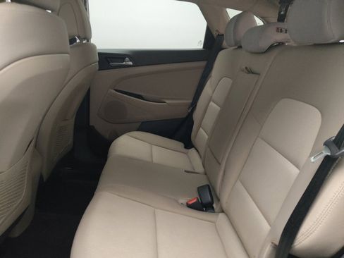 Used 2018 Hyundai Tucson SE image 18