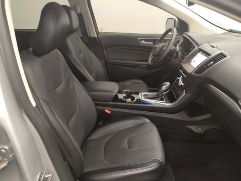 Used 2018 Ford Edge Titanium w/ Equipment Group 301A FWD image 21