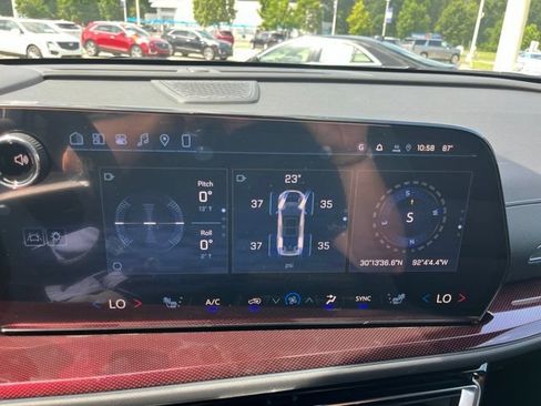 New 2026 Chevrolet Traverse Z71 w/ Enhanced Driving Package AWD/4WD image 36