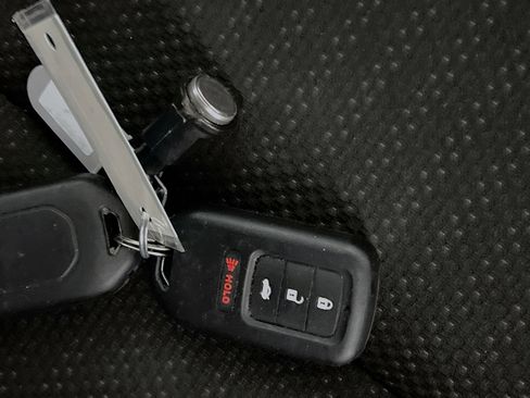 Used 2016 Honda HR-V EX image 36
