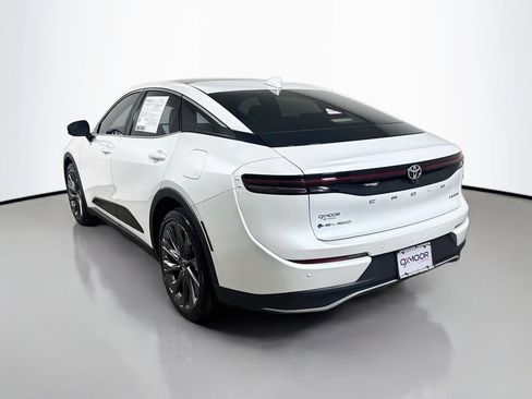 Used 2025 Toyota Crown w/ Advanced Technology Package AWD/4WD image 5
