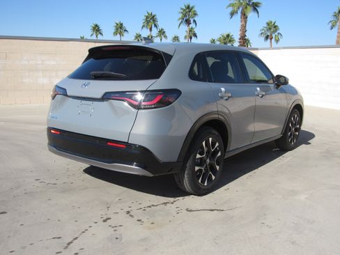 New 2026 Honda HR-V EX-L image 4